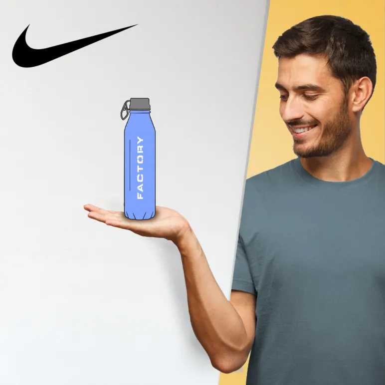 mężczyzna z bidonem w ręce